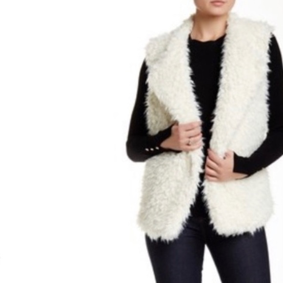 Melrose & Market  | faux fur vest - Picture 1 of 11
